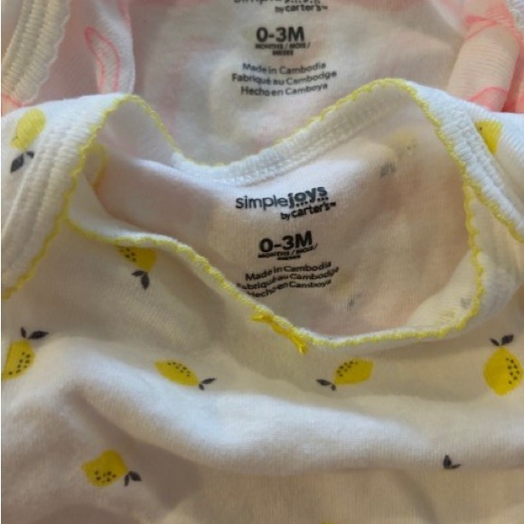 Set of 6 Baby Onesies in Various Colors - Picture 7 of 9